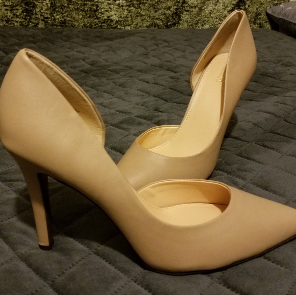 Gorgeous heels. . .Size 11